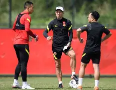 阿联酋杜拜阿赫利队反戈一击