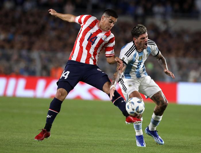 阿根廷足球超级联赛波特诺夫球场迎来全新照明系统