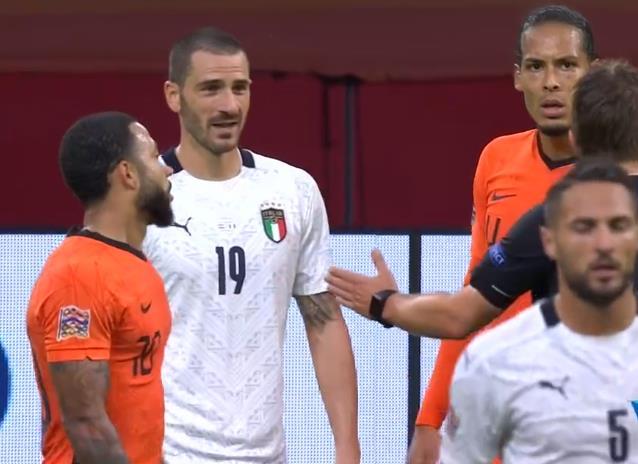 荷兰球星加盟意甲球队成为焦点 荷兰球星加盟意甲球队成为焦点